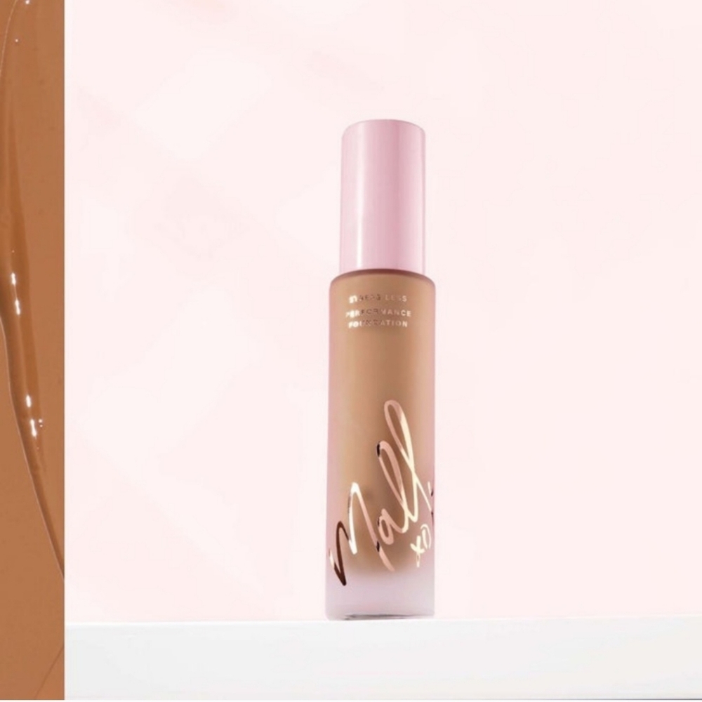 Mally Stress Less Performance Foundation - Tan